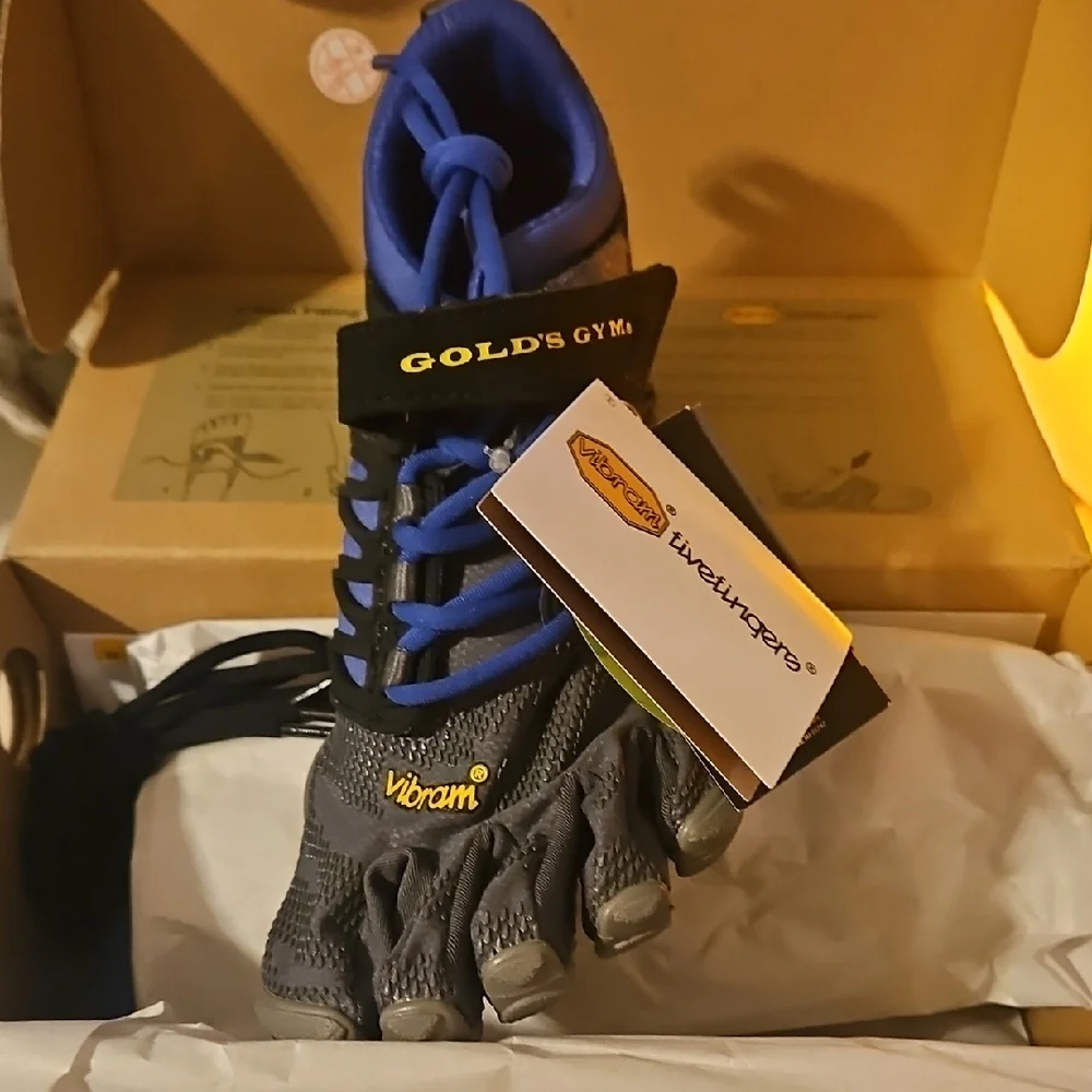 Vibram FiveFingers Black and Blue Water Shoes Prototype For Gold's Gym. - Picture 1 of 10